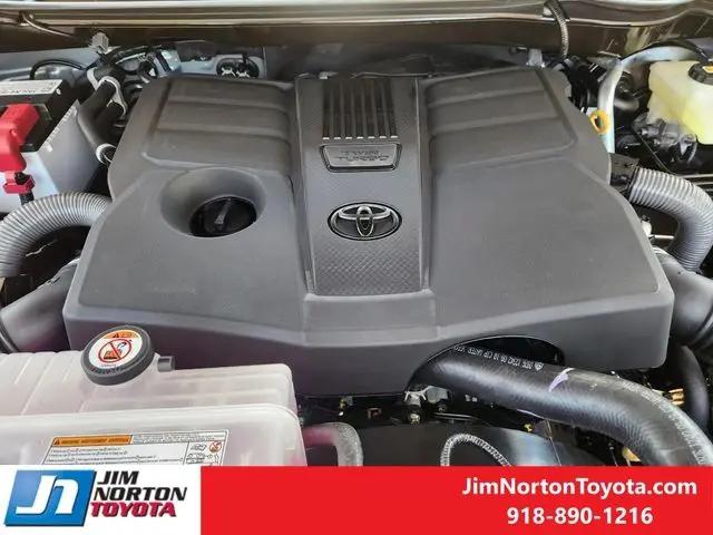 2026 Toyota Tundra SR5 CrewMax 5.5' Bed