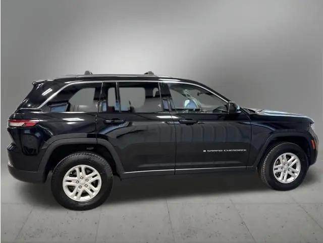 2023 Jeep Grand Cherokee Laredo 4x4