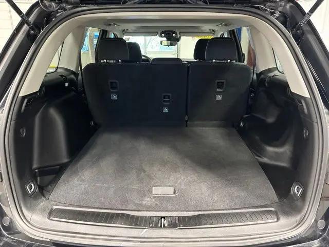 2023 Jeep Grand Cherokee Laredo 4x4