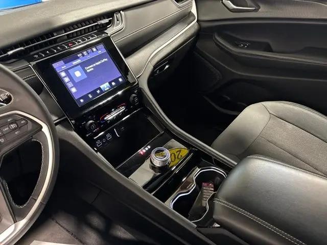 2023 Jeep Grand Cherokee Laredo 4x4