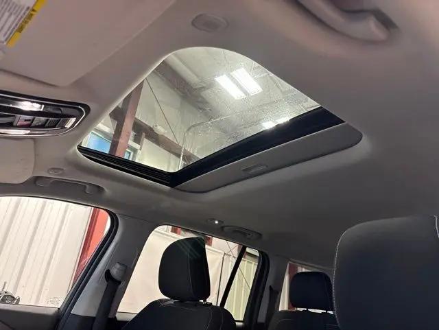 2023 Jeep Grand Cherokee Laredo 4x4