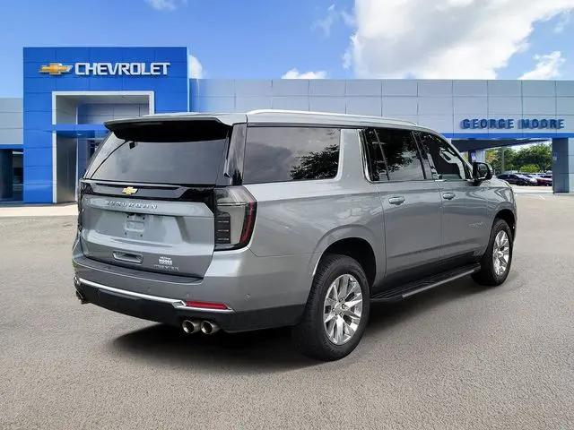 2025 Chevrolet Suburban 4WD Premier
