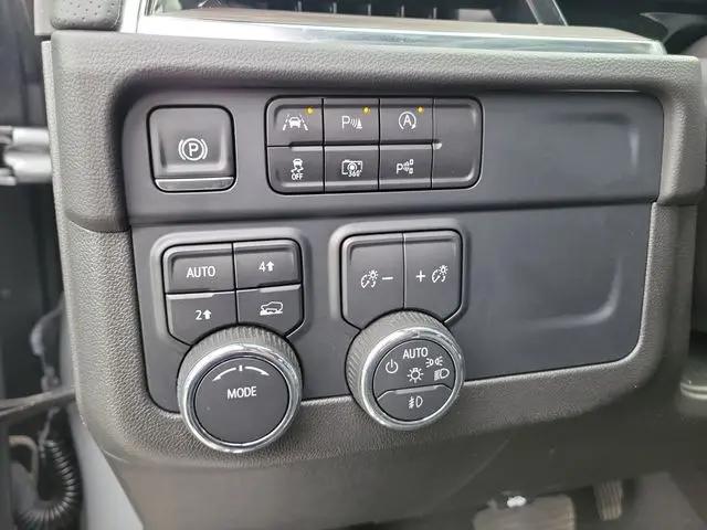 2025 Chevrolet Suburban 4WD Premier