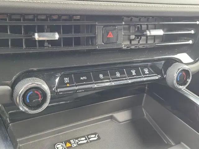 2025 Chevrolet Suburban 4WD Premier