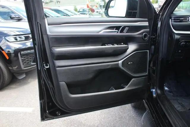 2023 Jeep Wagoneer Series II Carbide 4x4