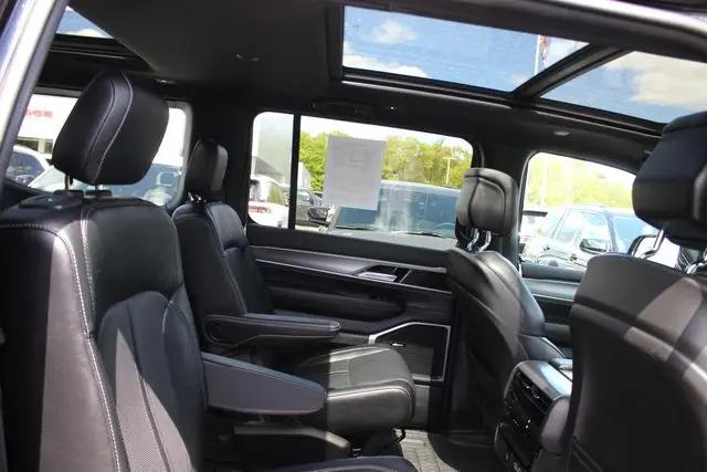2023 Jeep Wagoneer Series II Carbide 4x4