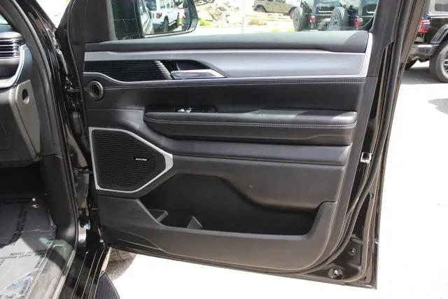 2023 Jeep Wagoneer Series II Carbide 4x4