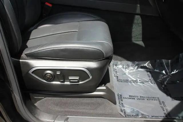 2023 Jeep Wagoneer Series II Carbide 4x4