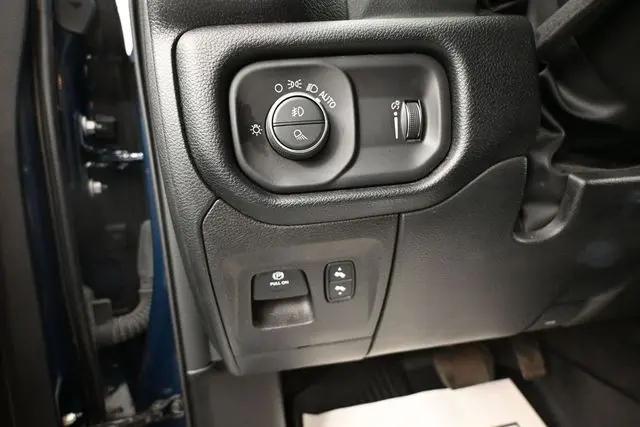 2022 Ram 1500 Big Horn Crew Cab 4x4 5'7" Box