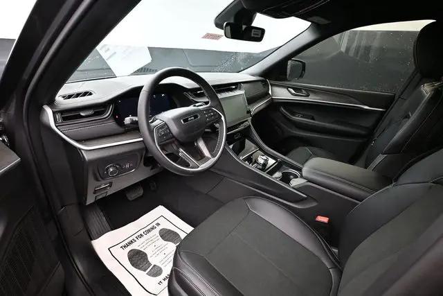 2026 Jeep Grand Cherokee Altitude 4x4