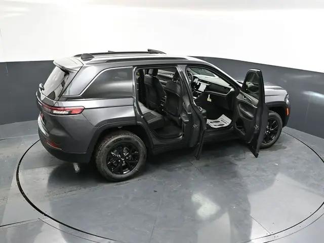 2026 Jeep Grand Cherokee Altitude 4x4