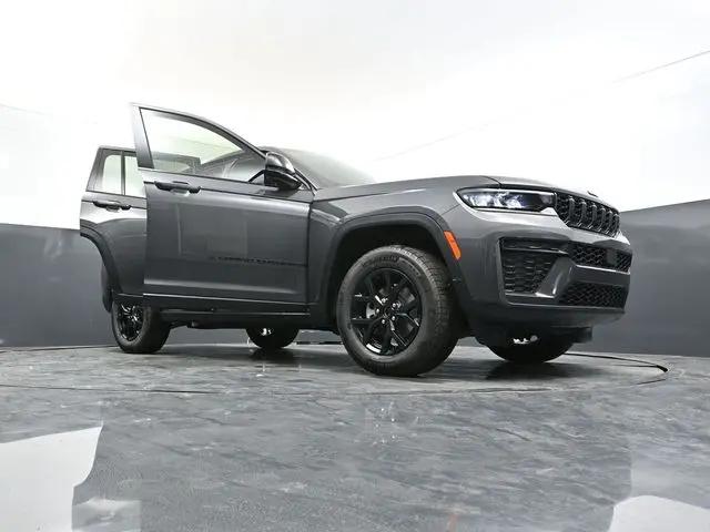 2026 Jeep Grand Cherokee Altitude 4x4