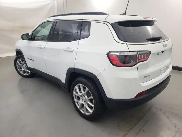 2024 Jeep Compass Latitude Lux FWD