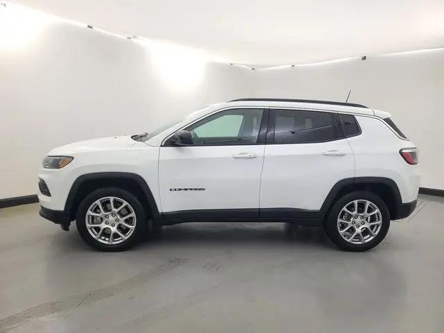 2024 Jeep Compass Latitude Lux FWD