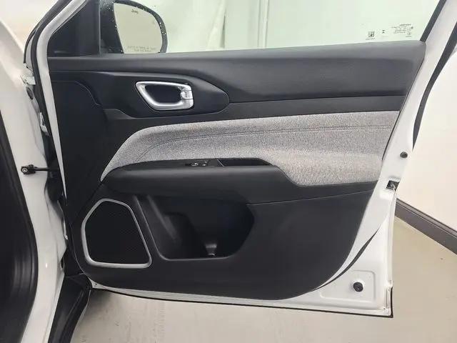 2024 Jeep Compass Latitude Lux FWD