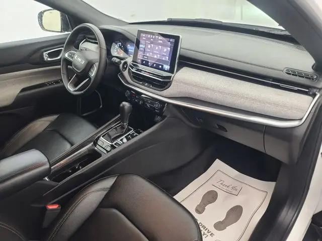 2024 Jeep Compass Latitude Lux FWD