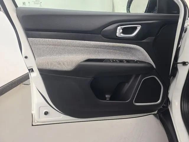 2024 Jeep Compass Latitude Lux FWD