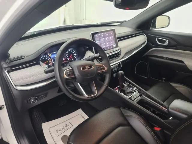 2024 Jeep Compass Latitude Lux FWD