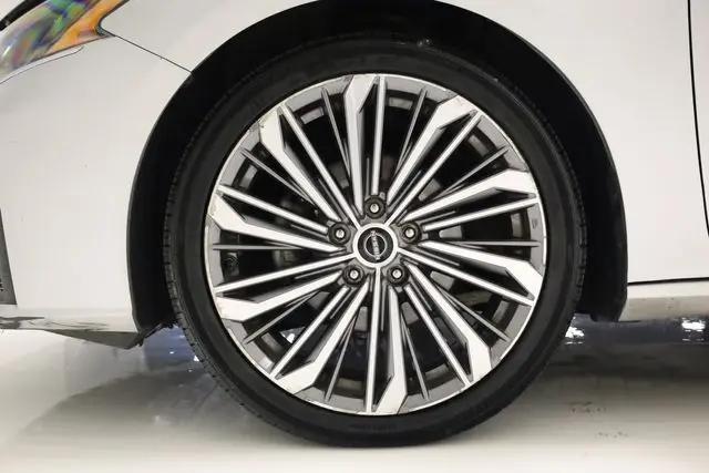 2023 Nissan Altima SL FWD