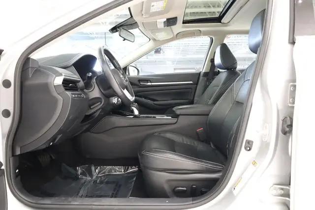2023 Nissan Altima SL FWD