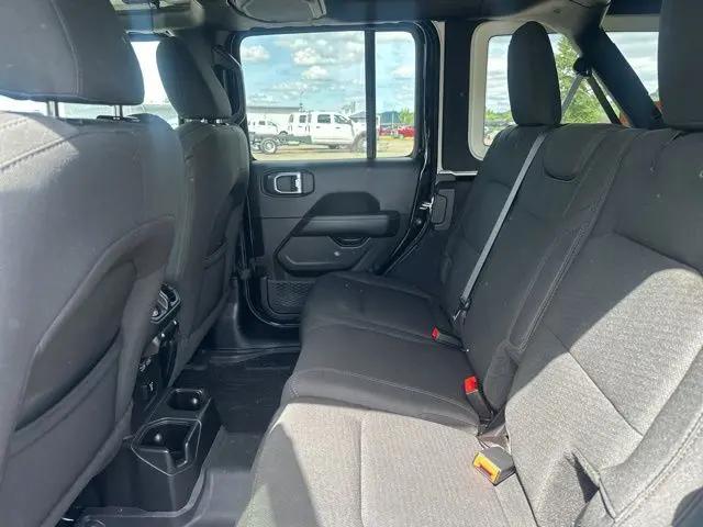 2023 Jeep Wrangler 4-Door Sahara 4x4