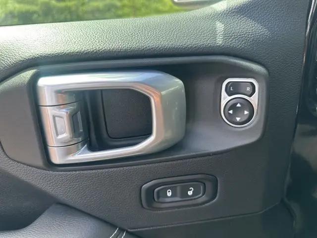 2023 Jeep Wrangler 4-Door Sahara 4x4