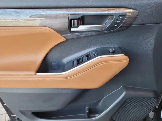 2024 Toyota Highlander Platinum
