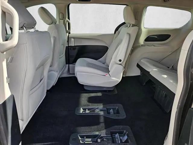 2018 Chrysler Pacifica Hybrid Touring Plus