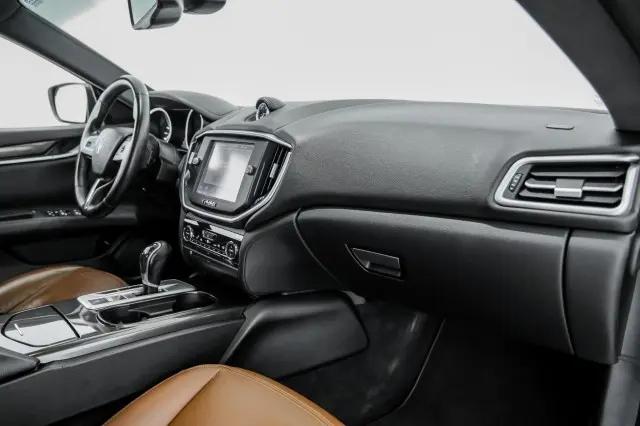2016 Maserati Ghibli Standard