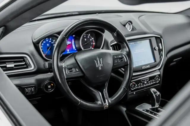 2016 Maserati Ghibli Standard