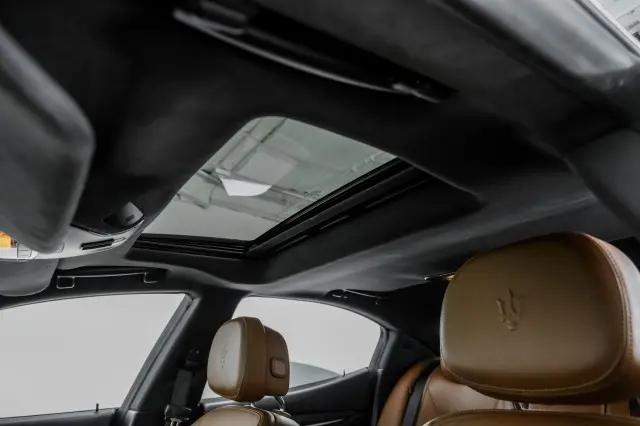 2016 Maserati Ghibli Standard