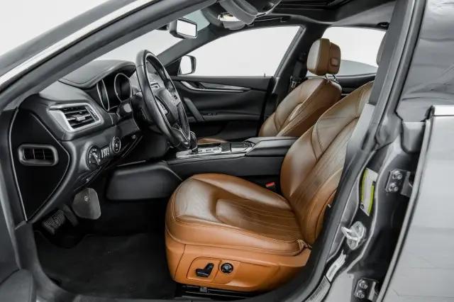 2016 Maserati Ghibli Standard