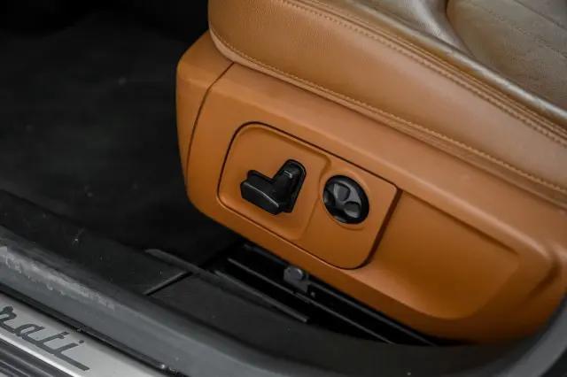 2016 Maserati Ghibli Standard