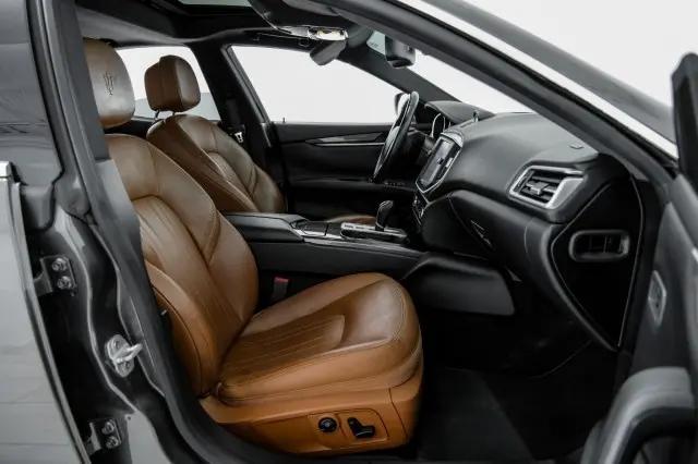 2016 Maserati Ghibli Standard