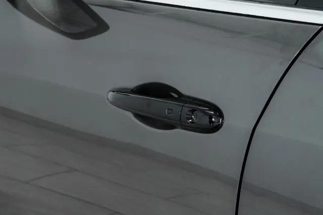 2016 Maserati Ghibli Standard