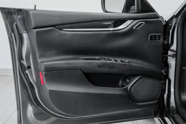 2016 Maserati Ghibli Standard