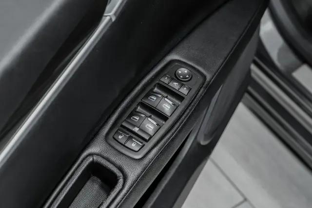 2016 Maserati Ghibli Standard