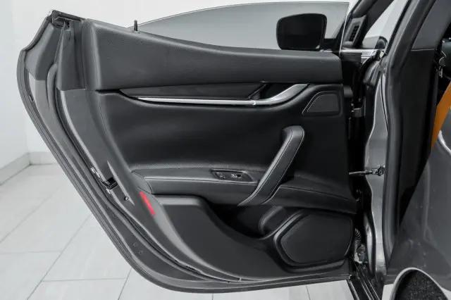 2016 Maserati Ghibli Standard