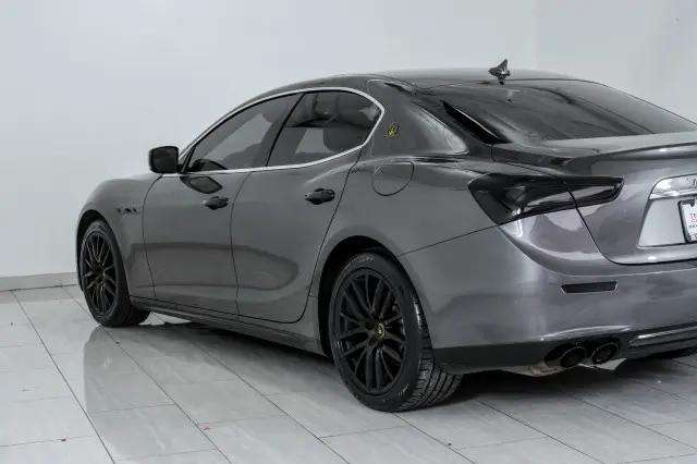 2016 Maserati Ghibli Standard