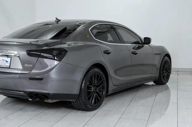 2016 Maserati Ghibli Standard