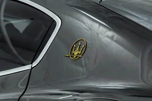 2016 Maserati Ghibli Standard