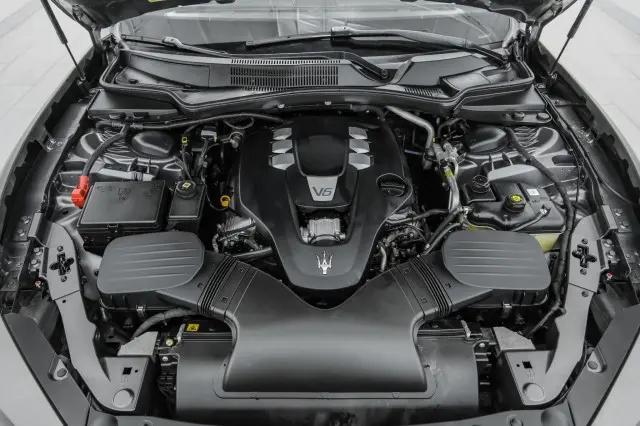 2016 Maserati Ghibli Standard