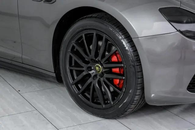 2016 Maserati Ghibli Standard