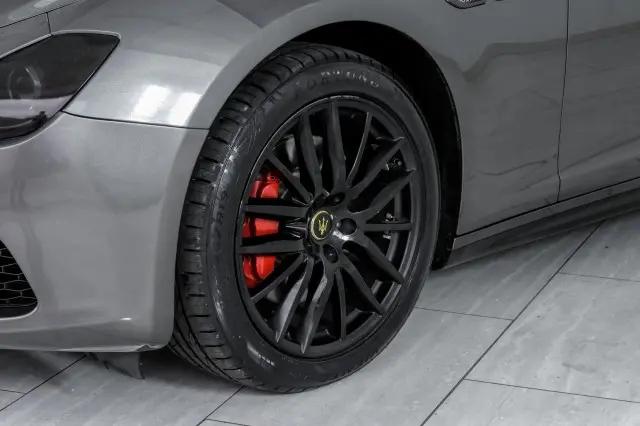 2016 Maserati Ghibli Standard