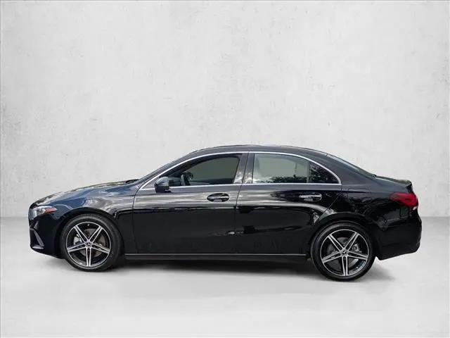 2022 Mercedes-Benz A 220 A 220