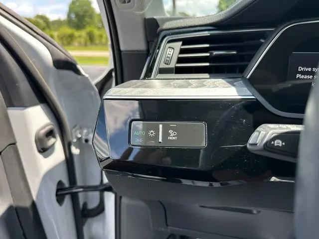 2023 Audi e-tron Premium Plus quattro
