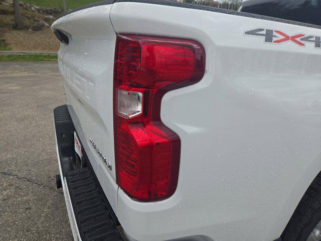 2026 Chevrolet Silverado 1500 4WD Crew Cab Short Bed Custom