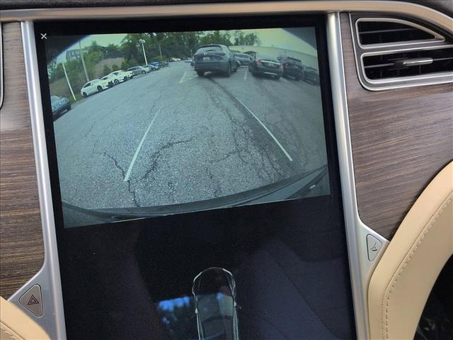 2015 Tesla Model S 70D