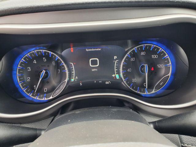 2027 Chrysler Pacifica Select