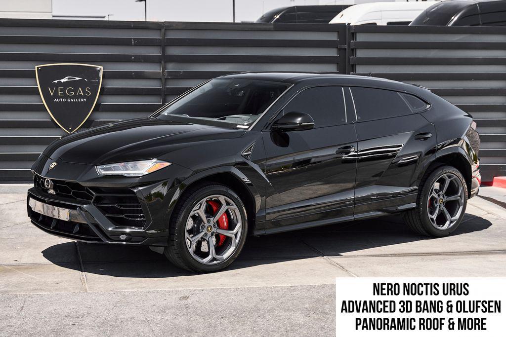 /2022 Lamborghini Urus